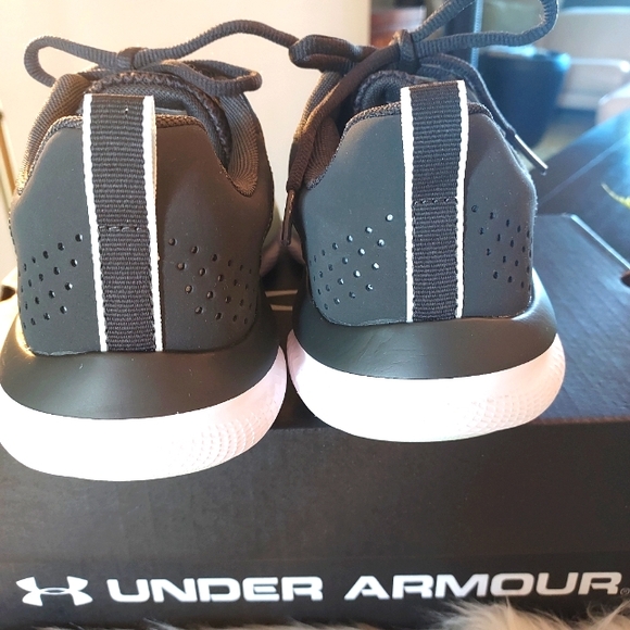 Under Armour : Women's UA W Charged Assert 9 Irid Performance Running Shoe. NWB - Picture 4 of 9